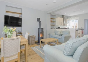 2 bedroom accommodation in Staveley