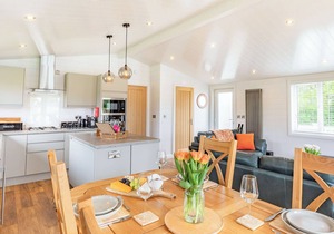 2 bedroom accommodation in Mercia Marina, Willington