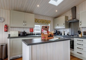 3 bedroom accommodation in Mercia Marina, Willington