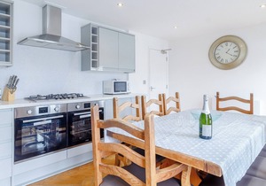 5 bedroom accommodation in Wroxham