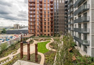 ALTIDO 1-bed flat w/terrace in Nine Elms