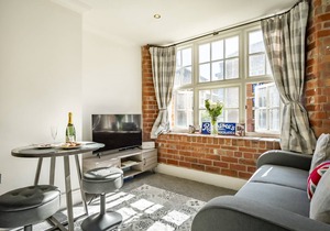 Cocoa Suites 35 - York city centre studio (with parking) - sleeps 3