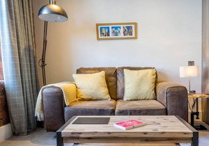 Cocoa Suites 56 - York city centre studio with parking (sleeps 2)