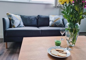 Contemporary 2 bed duplex apartment close to Heathrow