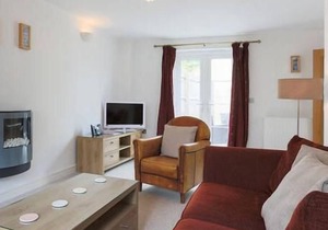 Deluxe Three-Bedroom Cottage with Private Terrace