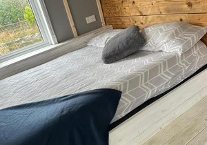 Large Glamping Hut - Riverview 13