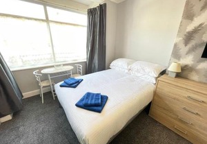 Large Ground Floor Studio Holiday Apartment Skegness - Flat 12