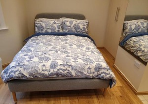 London Luxury Studio Flat 4 min to Ilford Station with FREE parking FREE WiFi