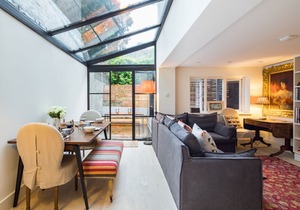 Quiet Classical/Modern Designer Garden Flat