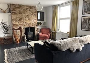 Relaxing artist's Unique Home Creative Centre of London