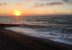 Spacious Norfolk home, moments from beach and shops with private parking