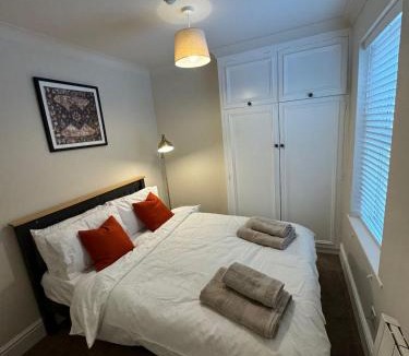 Mill Road Apartment | 1 bed flat in central Cambridge located over restaurant