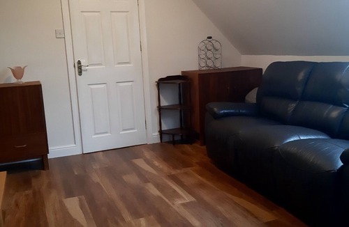 Inverness Apartment | 1 Bed Flat - Sleeps 4 - Garden - Parking - Wifi