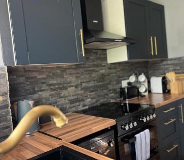 Elmbridge Apartment | 1 Bed Flat - Walton-on-Thames