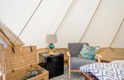 Fourstones Near Bentham RV Rental | 1 Bed in Austwick (oc-r32793)
