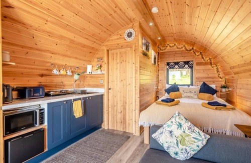 Stoke Rivers RV Rental | 1 Bed in Barnstaple (oc-90190)