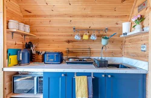 Stoke Rivers RV Rental | 1 Bed in Barnstaple (oc-90190)