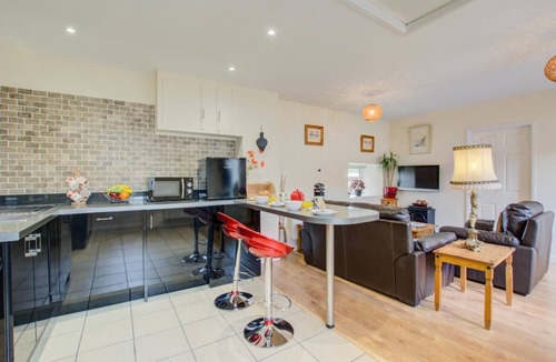 Irstead House | 1 Bed in Blofield Heath (oc-1466)
