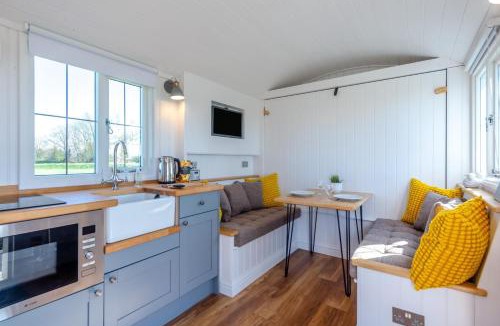 Louth House | 1 Bed in Saltfleetby oc-b30072
