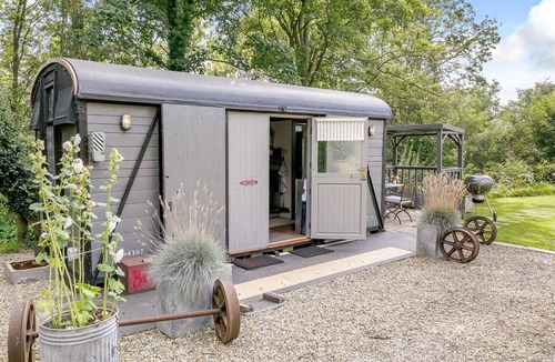 Ripley RV Rental | 1 Bed in Harrogate (oc-81300)