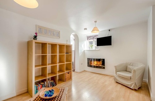 Elmsted Cottage | 1 Bed in Hastingleigh (oc-b36344)