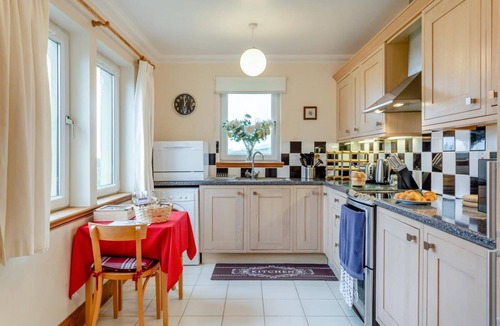Portree Cottage | 1 Bed in Isle Of Skye (oc-t32341)