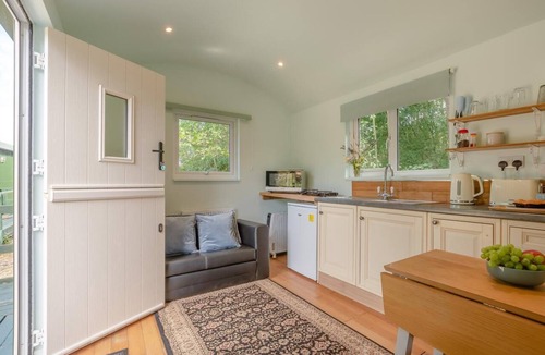Five Oak Green Cottage | 1 Bed in Laddingford (oc-s45858)