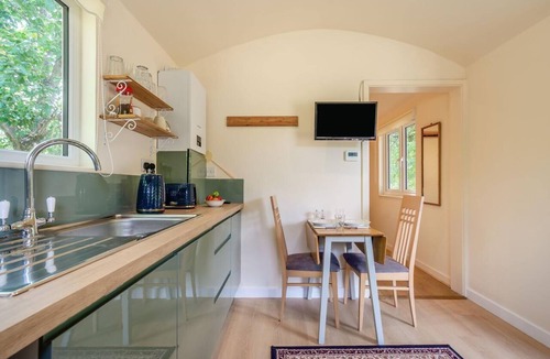 Five Oak Green Cottage | 1 Bed in Laddingford (oc-s45859)