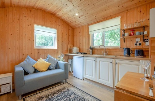 Five Oak Green Cottage | 1 Bed in Laddingford (oc-s45860)