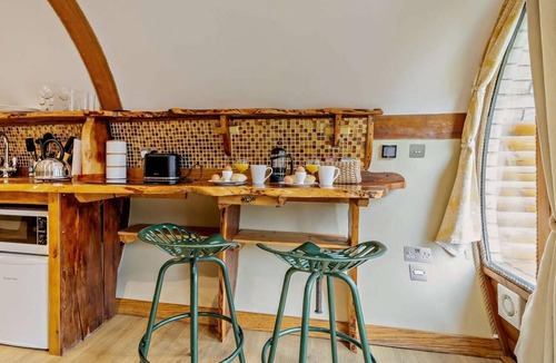 Llanidloes RV Rental | 1 Bed in Llanidloes (oc-81415)