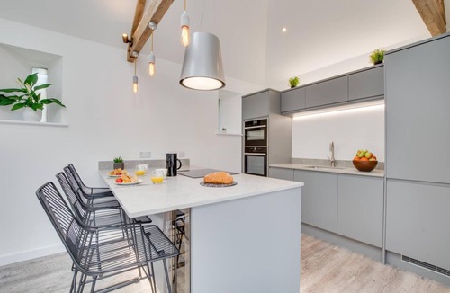 Mitchell House | 1 Bed in Mitchell (oc-p00750)
