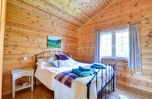 Pickering Cabin | 1 Bed in Pickering oc-y290