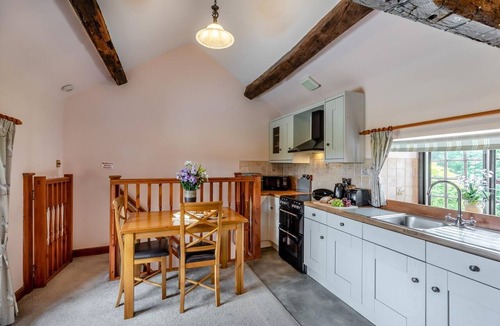 Kingswood House | 1 Bed in Welshpool (oc-381818)