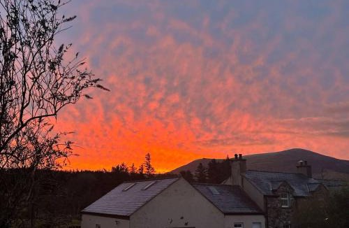 Llanllyfni House | 1 Bed Sleeps 2 Parking Pets Allowed