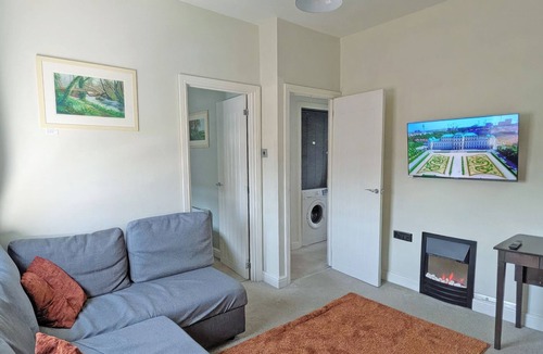 Swindon Cottage | 1 bedroom accommodation in Royal Wootton Bassett