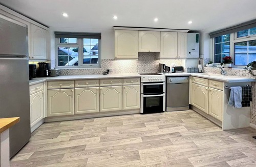 Littlehampton Cottage | 1 bedroom accommodation in Wick, near Littlehampton