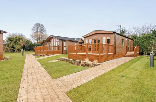 Stuppington Ski Chalet | 1 bedroom accommodation in Canterbury