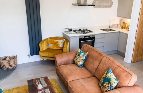 Wittering Cottage | 1 bedroom accommodation in Chichester