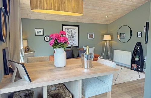Scawton Ski Chalet | 1 bedroom accommodation in Easingwold