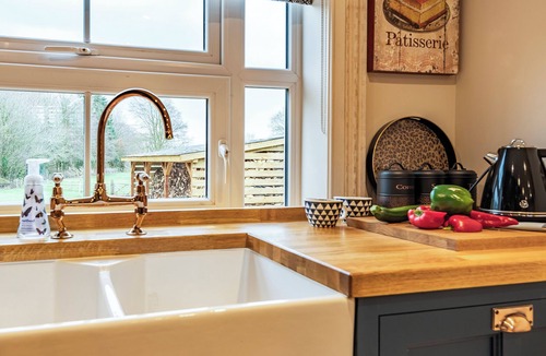 Alford Cottage | 1 bedroom accommodation in Willoughby