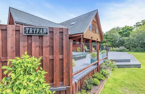 Menai Bridge Ski Chalet | 1 bedroom accommodation in Anglesey