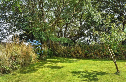 Camborne Cottage | 1 bedroom accommodation in Troon, near Camborne