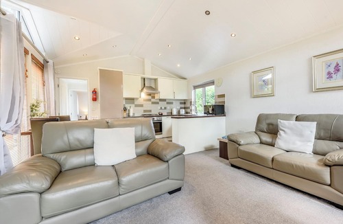 Molleston Ski Chalet | 1 bedroom accommodation in Narberth, Nr Tenby