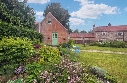 Briston Cottage | 1 bedroom accommodation in Briston