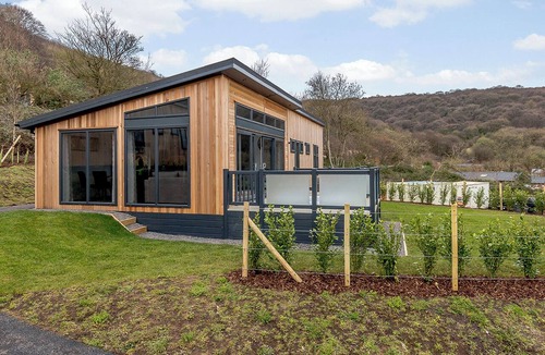 Cheddar Ski Chalet | 1 bedroom accommodation in Cheddar