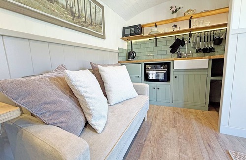 Eccles Ski Chalet | 1 bedroom accommodation in Halling