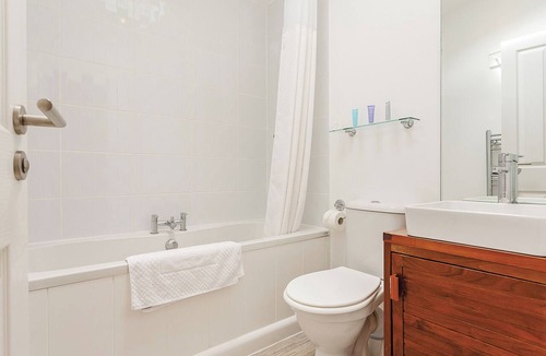 Mullion Ski Chalet | 1 bedroom accommodation in Mullion Cove, Helston