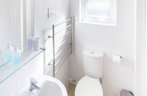 Nettlestone Cottage | 1 bedroom accommodation in Seaview