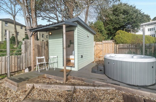 Torquay City Centre Cottage | 1 bedroom accommodation in Torquay