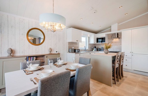 Arnold Ski Chalet | 1 bedroom accommodation in Skirlaugh, Nr Hull